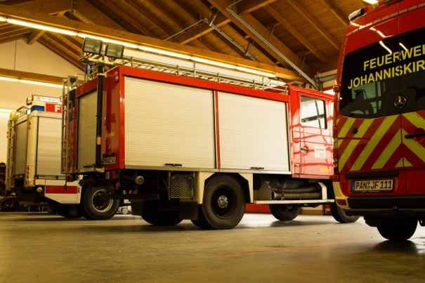 Faller THW-Gebäude Mit Fahrzeughalle - Modellbau H0 231725